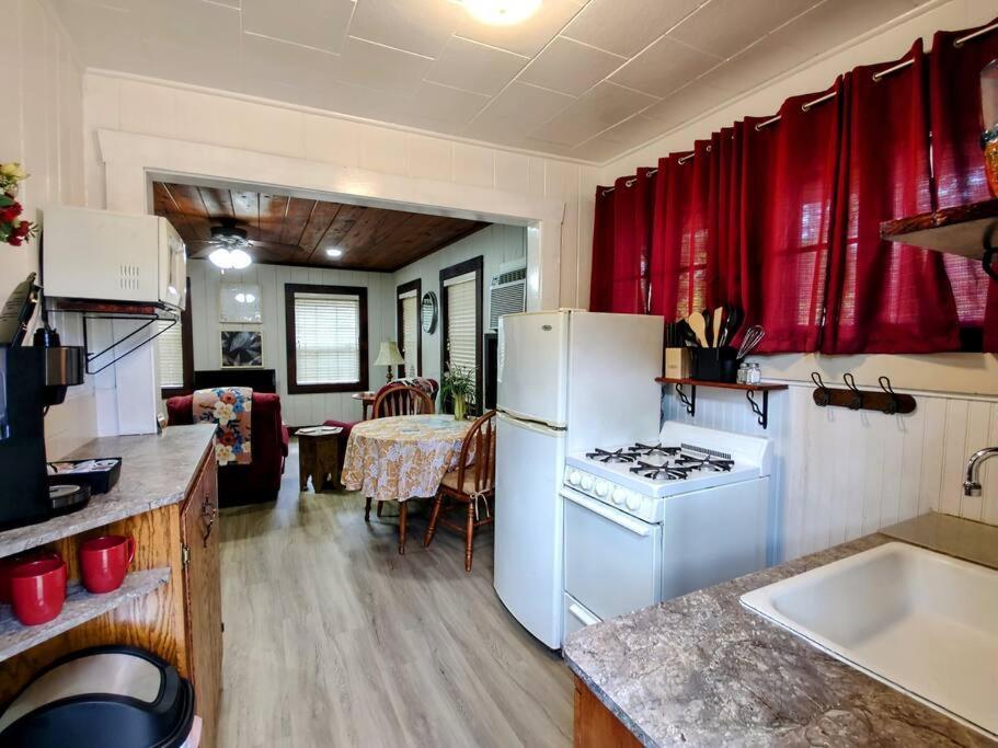 #09 - Large Lakeview One Bedroom- Pet Friendly Hot Springs Exterior photo